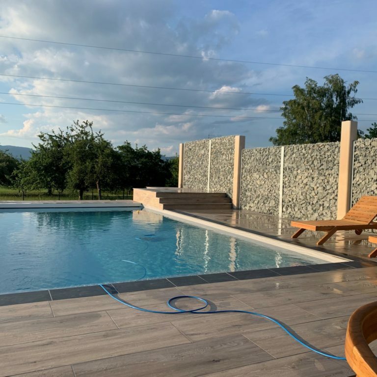 brise-vue-en-gabion-piscine
